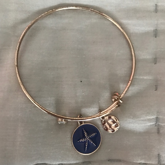 Blue Starfish Pendant Bracelet 💙🦋 - Picture 1 of 3