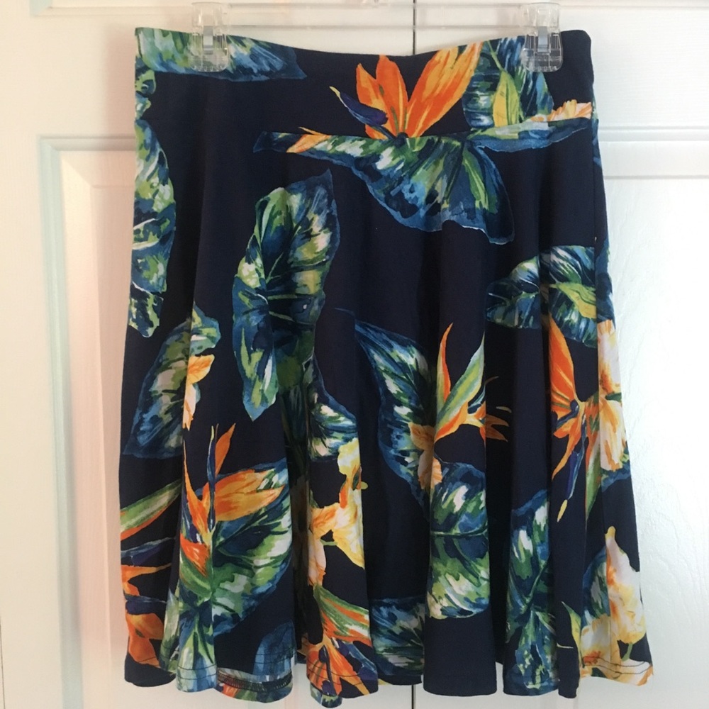 Chaps fluted floral skirt NWT