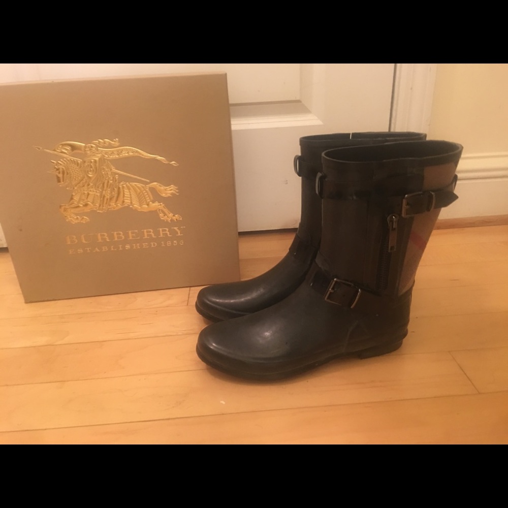 AUTHENTIC Burberry rain boots (box optional)