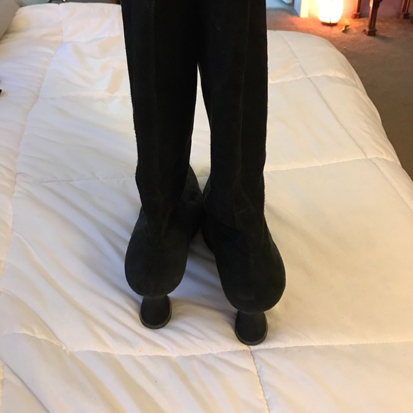 Rare CHANEL Chic Tie Up Suede Pointy Boots❤️❤️❤️ - Picture 5 of 8