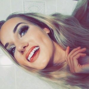 Meet your Posher, Leigh