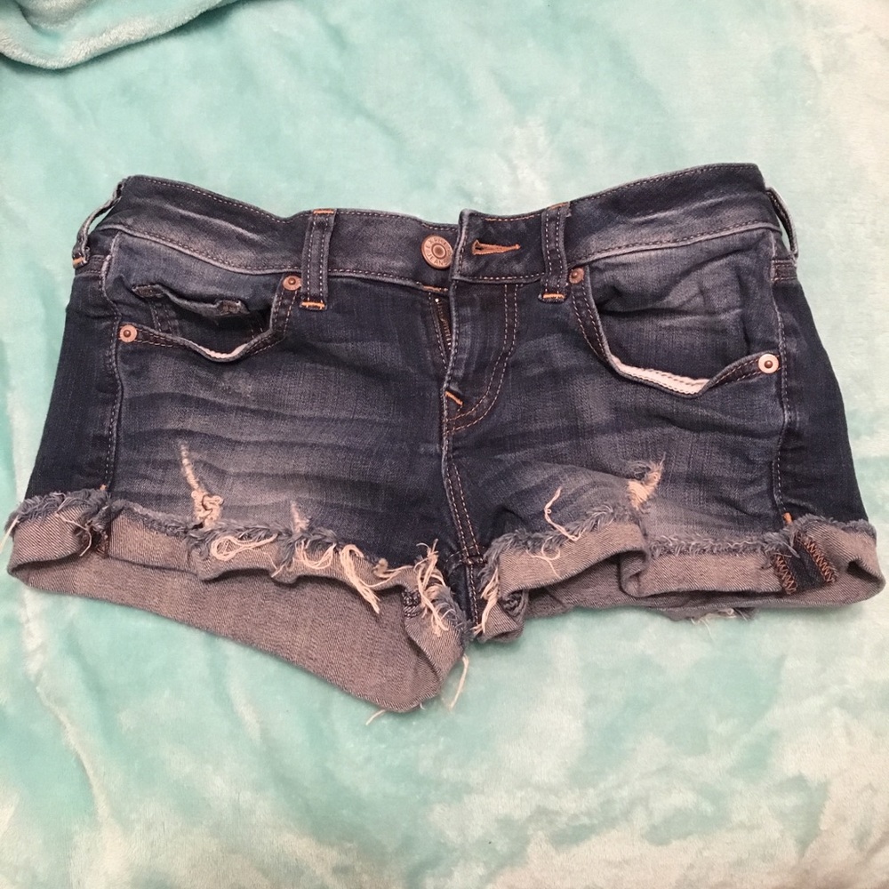 NWOT☀️SPRING FAVE🌷Express Distressed Jean Shorts!