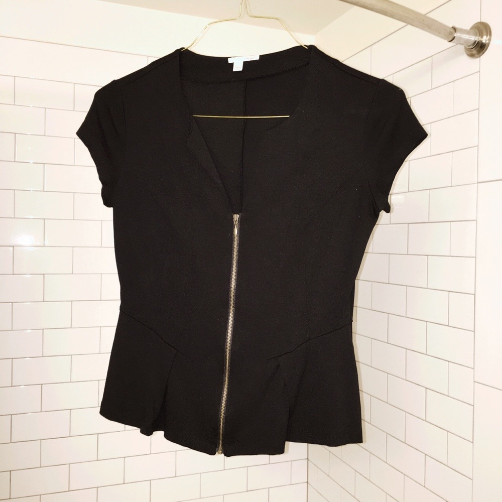 💥SOLD💥 Peplum Top 🖤 - Picture 1 of 4