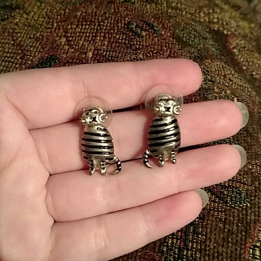 Striped cat earrings