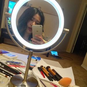 Meet your Posher, Hillary