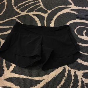 lululemon shorts 2.5