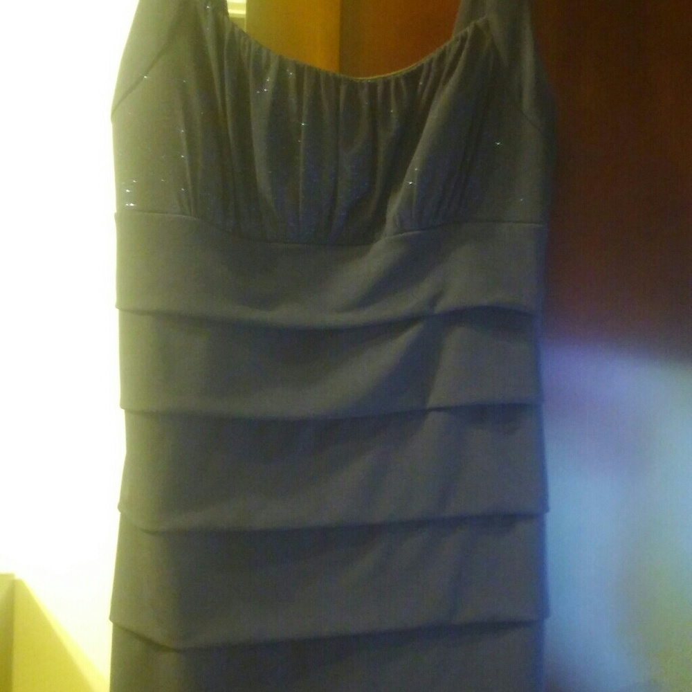 Dress - Picture 2 of 4