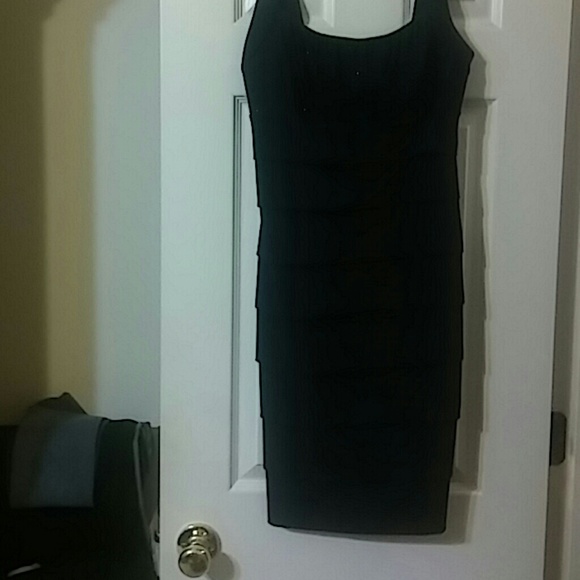 Dress - Picture 3 of 4