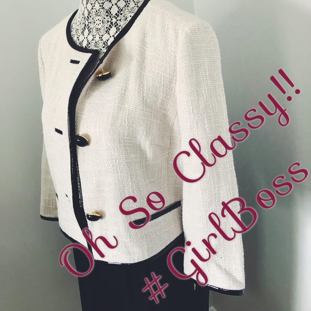 Classy Cropped Blazer!