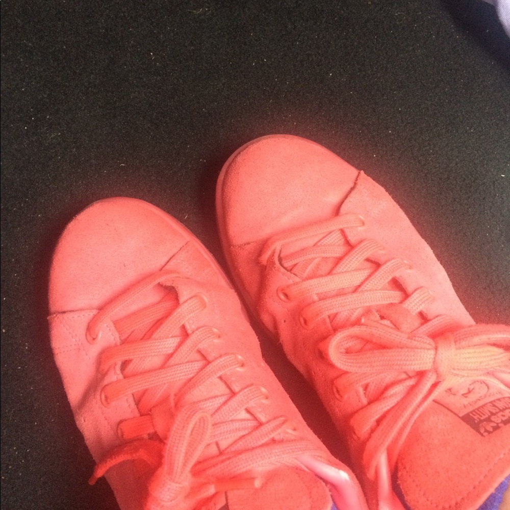 Red Stan Smiths