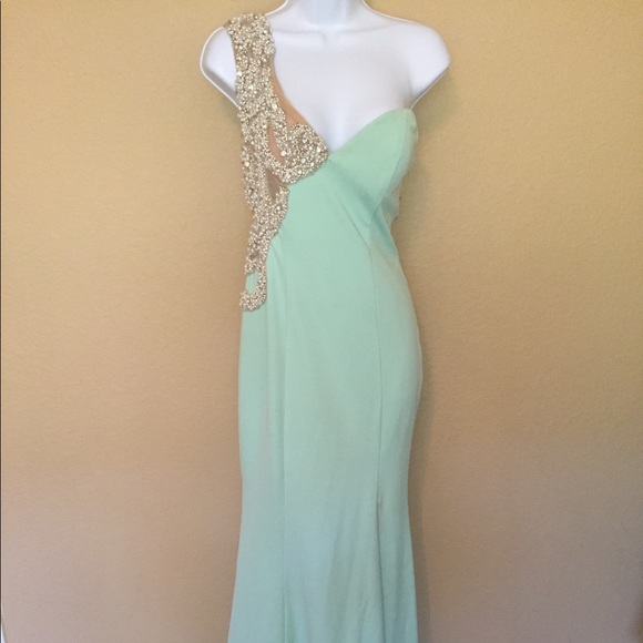 Mint green with embellishment couture evening gown - Picture 4 of 8