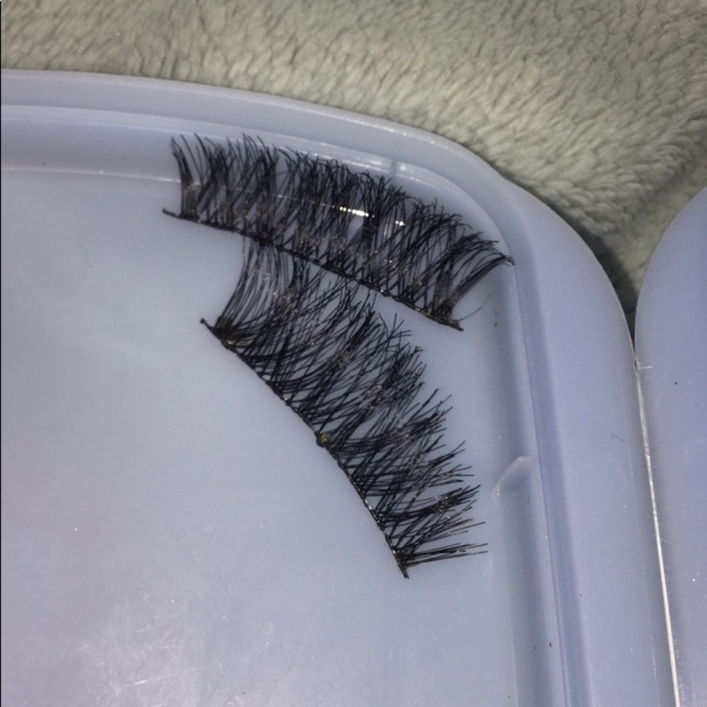 Natural lashes