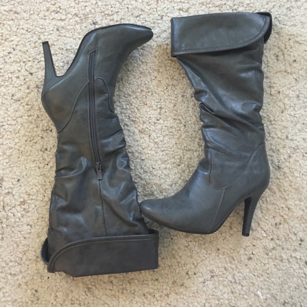 Grey long boots with heel