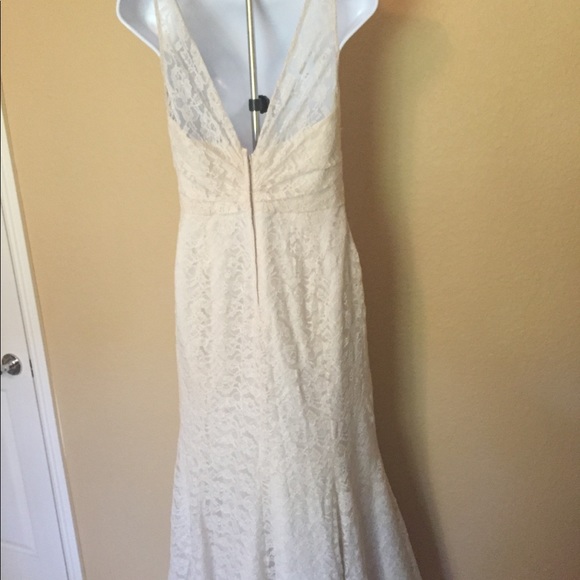 Champagne lace evening gown. - Picture 3 of 5