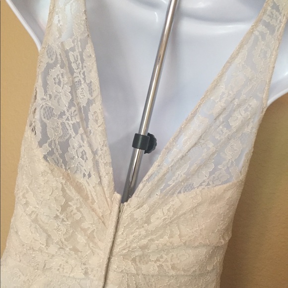 Champagne lace evening gown. - Picture 5 of 5