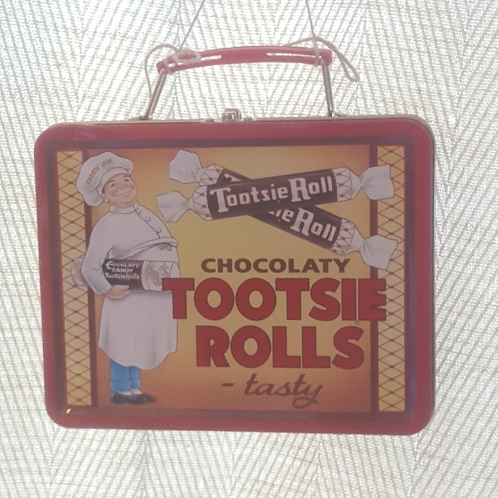Vintage tootsie roll lunch box