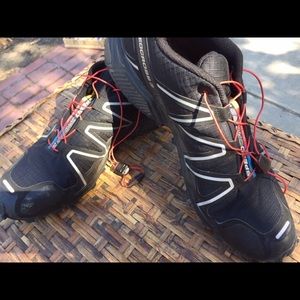 CLOSET CLEAN-OUT: Salomon trail shoes