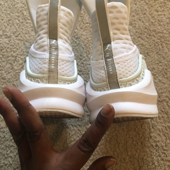 FLASH SALE!! Fenty Pumas by Rihanna - Picture 5 of 8