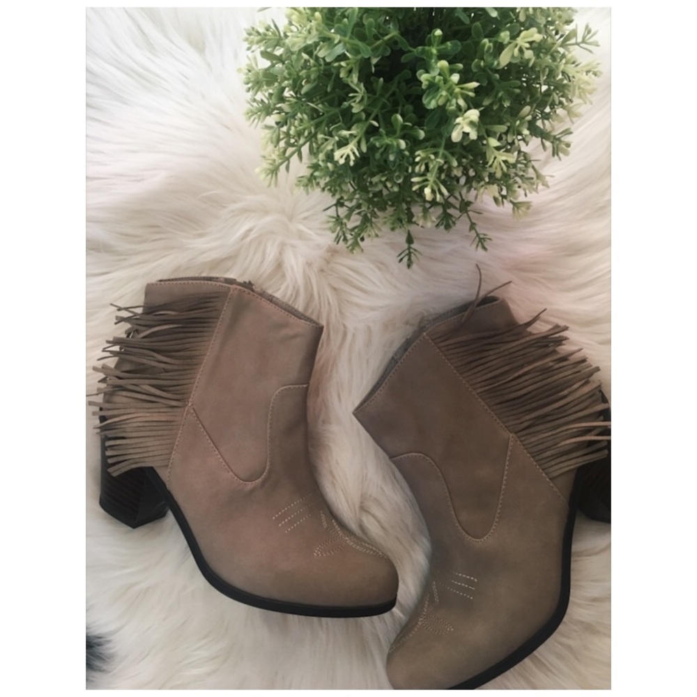 🔥FINAL PRICE🔥 Fringe Booties - Picture 3 of 5