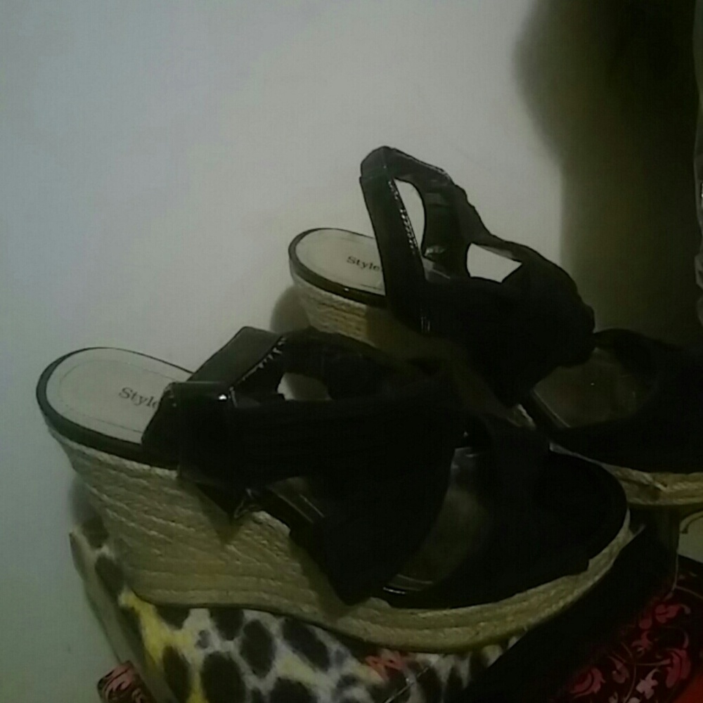 Shoes - Picture 2 of 2