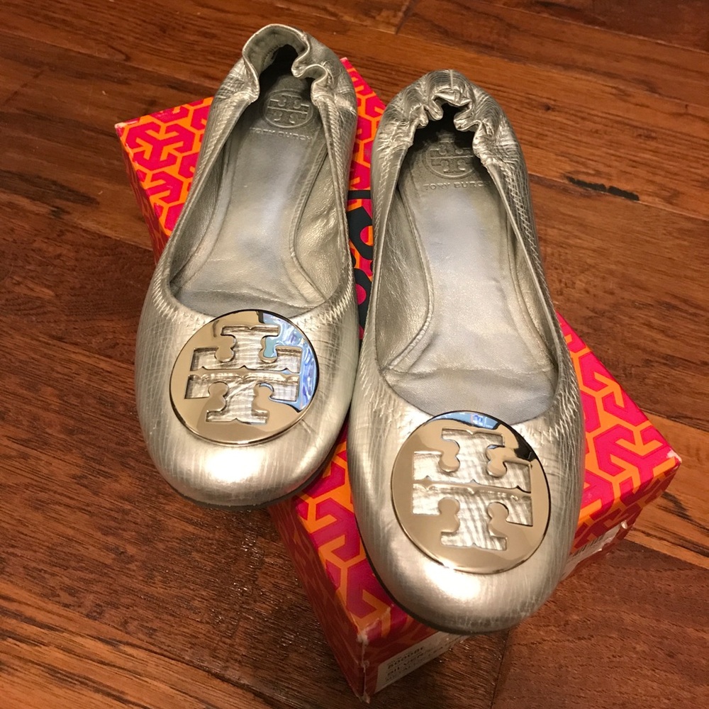 Tory Burch silver leather Reva size 10