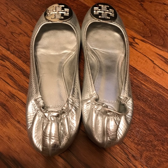 Tory Burch silver leather Reva size 10 - Picture 3 of 5