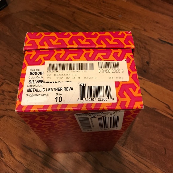 Tory Burch silver leather Reva size 10 - Picture 5 of 5