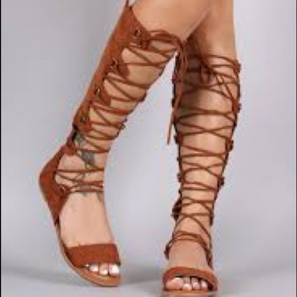 New in box. suede tan/brown gladiator sandals - Picture 3 of 4