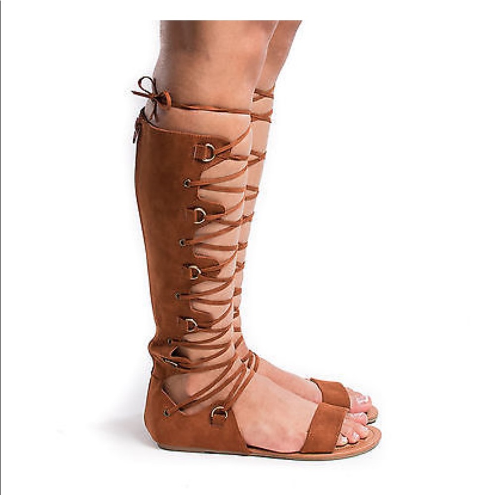 New in box. suede tan/brown gladiator sandals - Picture 4 of 4