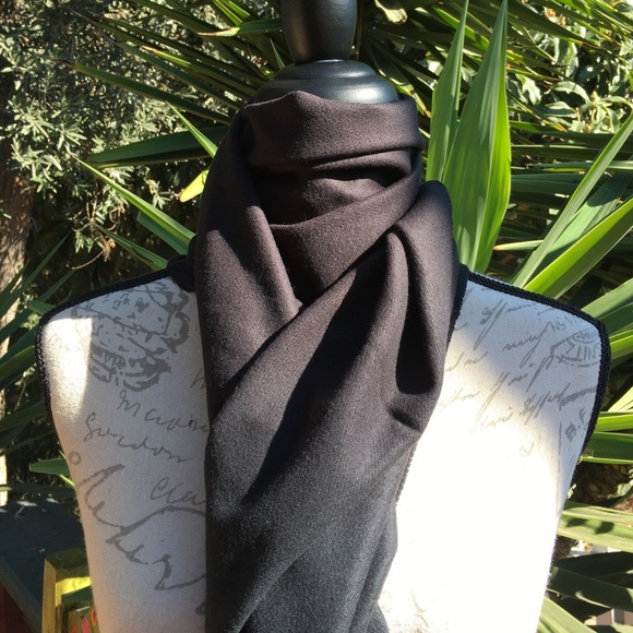 New! Black Cashmere Scarf - Picture 3 of 4