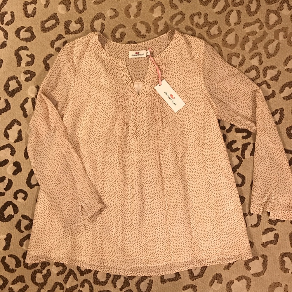 Vineyard Vines Dot Pintuck Top size S NWT