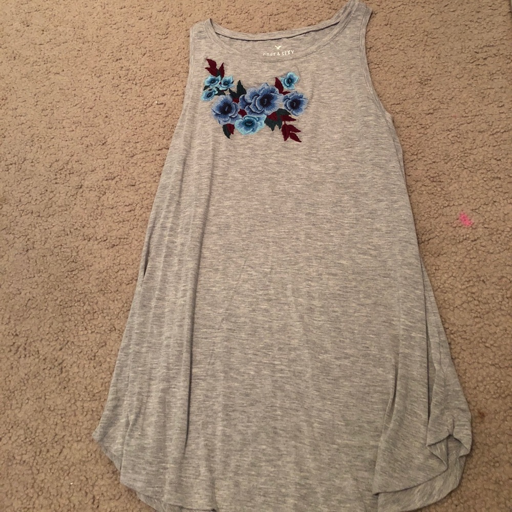 super trendy American Eagle embroidered tank top