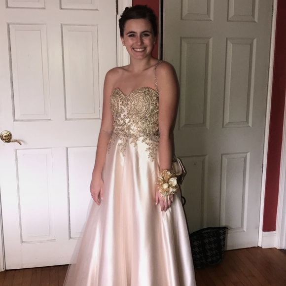 Gold sequence prom dress - Picture 2 of 4