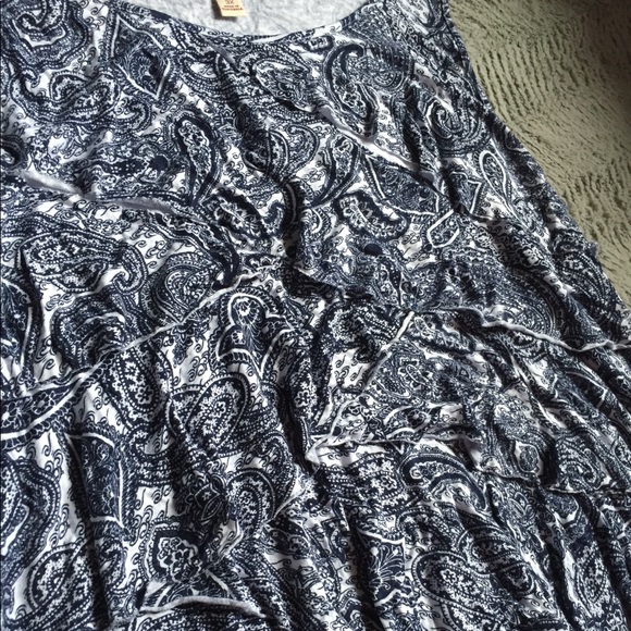 Blue and white front ruffle tank - Picture 3 of 4