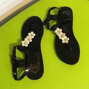 #9- BCBG Black / white flower plate gel size 8