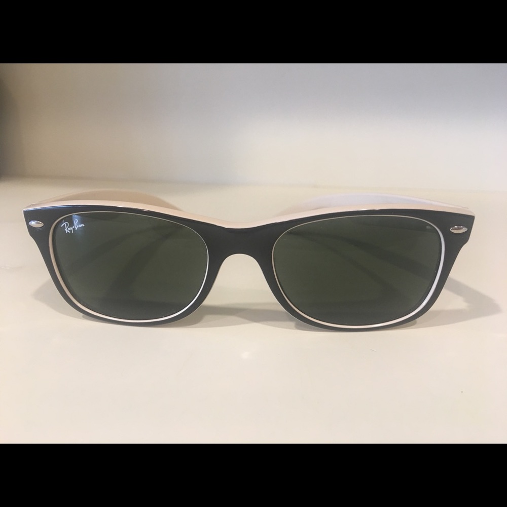 Ray Ban Wayfarer RB 2132 EUC no scratches
