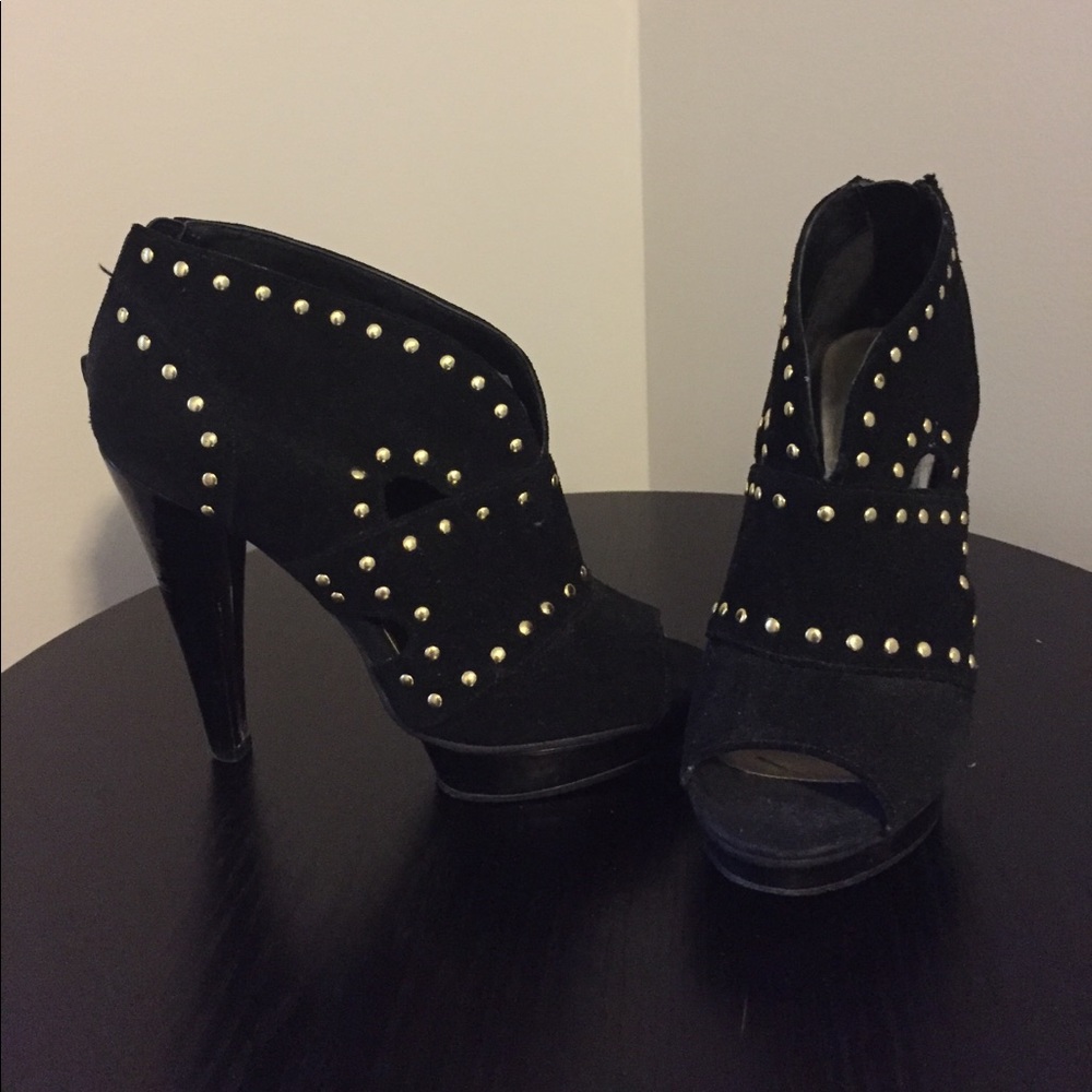 Steve Madden Black suede booties