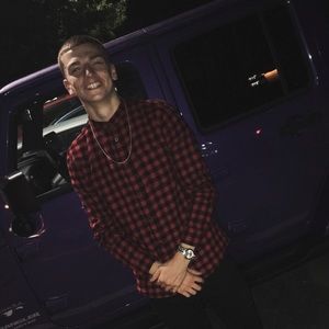 Meet your Posher, Devin