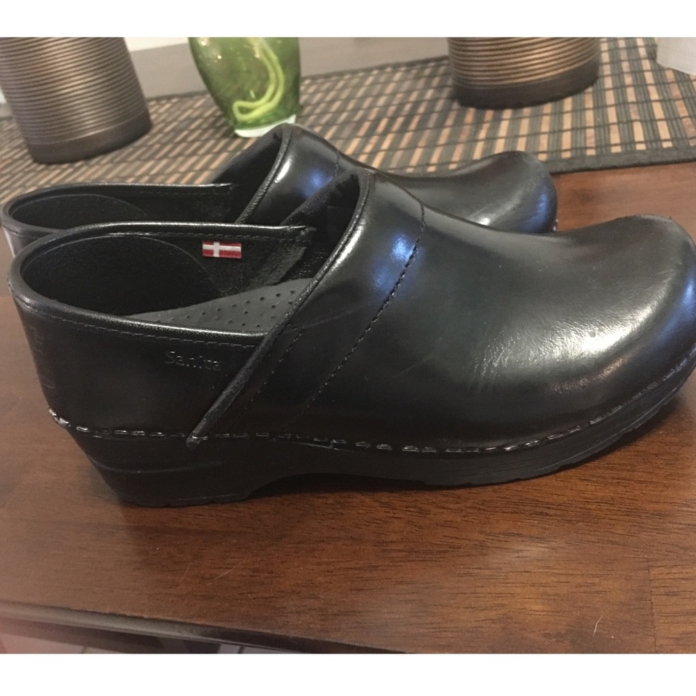 Size 8 Sanita leather clogs