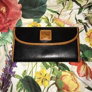 Dooney & bourke wallet
