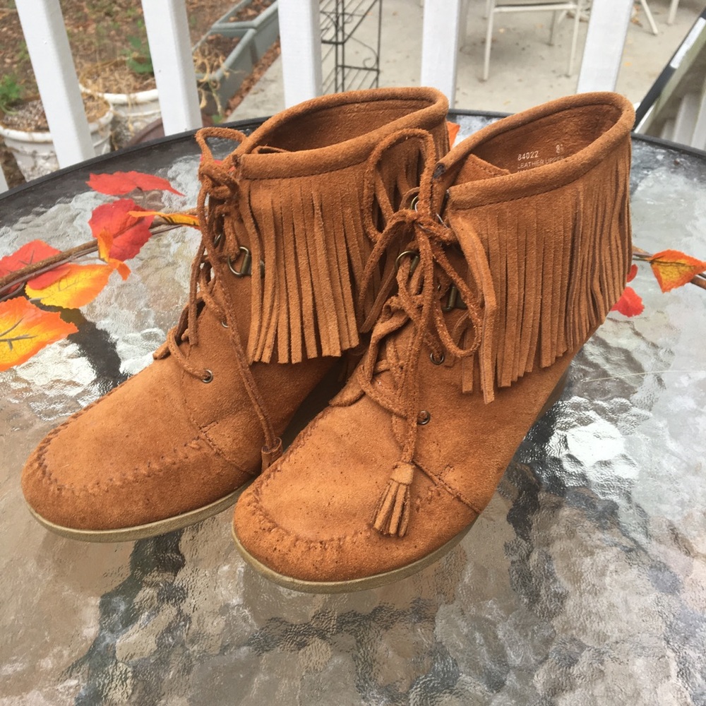 ⬇️FINAL CALL⬇️🛶MINNETONKA  SUEDE BOOTIES 8 1/2