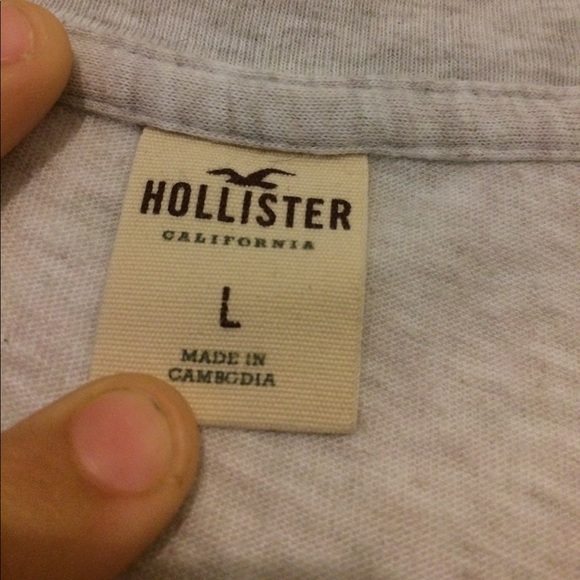 Hollister t shirt - Picture 2 of 2