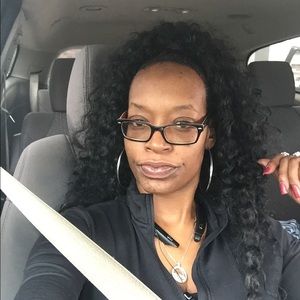 Meet your Posher, Felicia