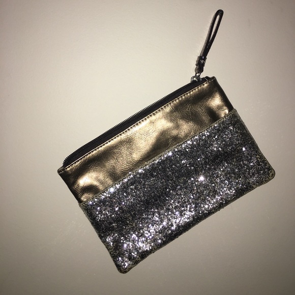 Little clutch with two pockets. - Picture 1 of 5