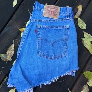 high waisted Levi shorts
