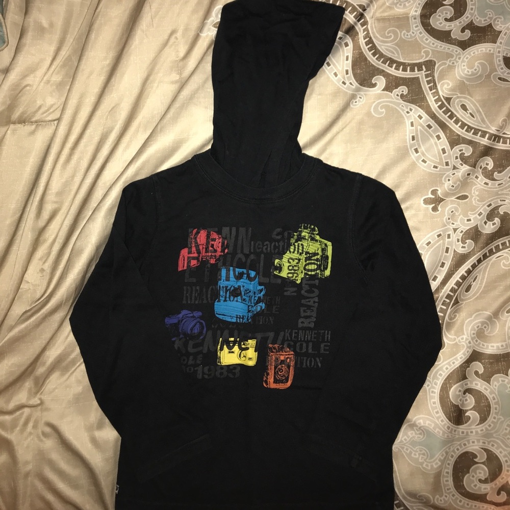 Hooded shirt