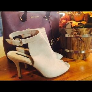 Cream Suede Open Toe Booties🍁🍂