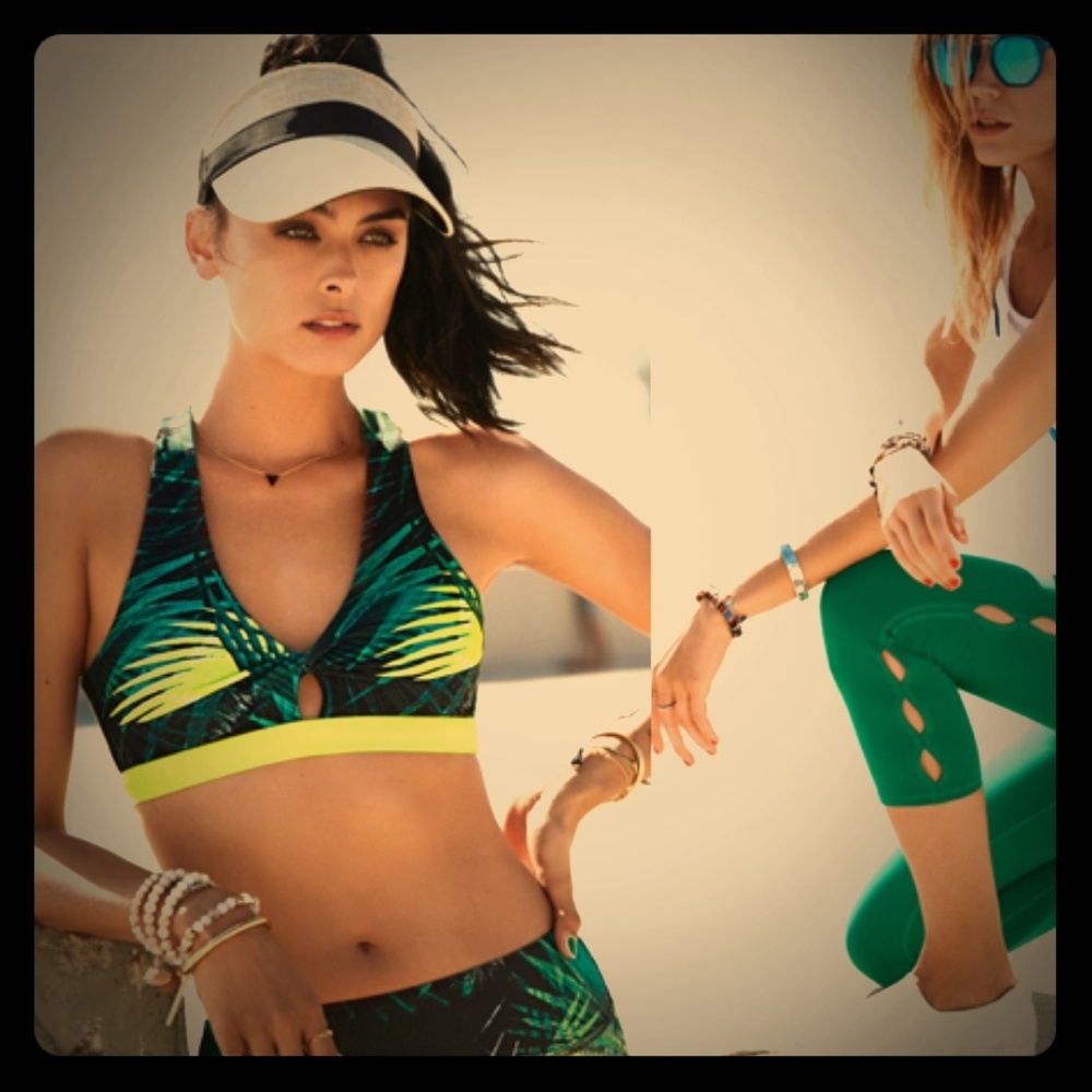Tropical Fabletics Ellie Sports Bra - XS - NWT