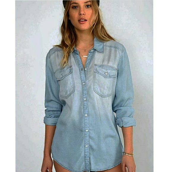 Urban Outfitters Tops - BDG Denim Button-Down