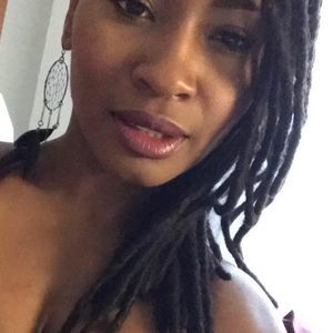 Meet your Posher, Tia